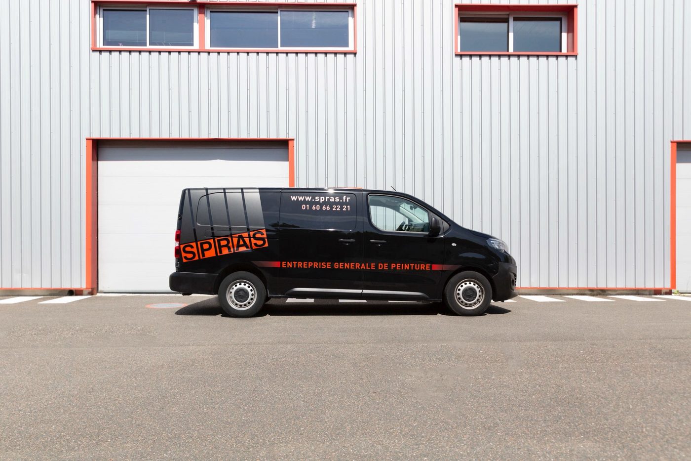 Véhicule SPRAS floqué — flotte de 25 véhicules